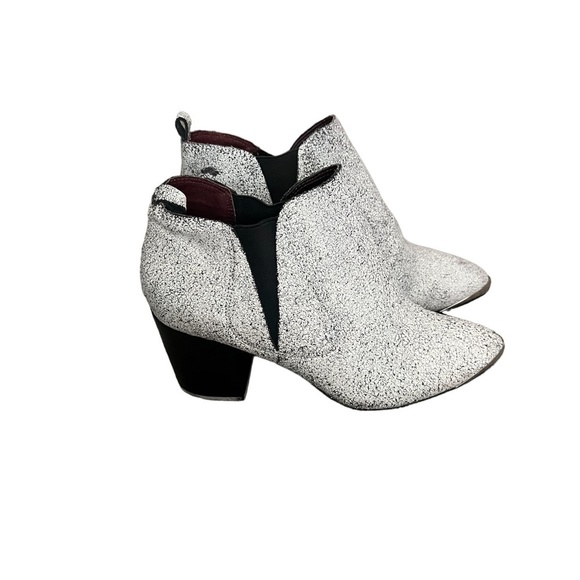 Report Signature Toby White Crackle Pointed Toe Booties, size 6.5 - Picture 6 of 15